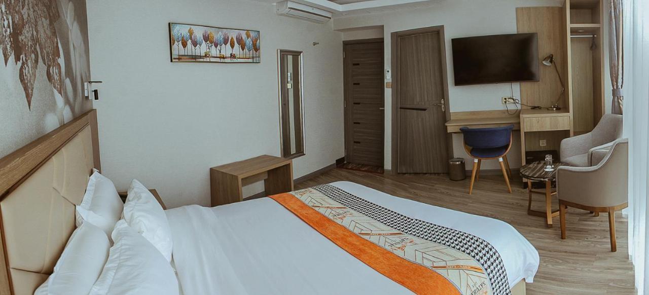 Gold Source Hotel Lima Bagian luar foto