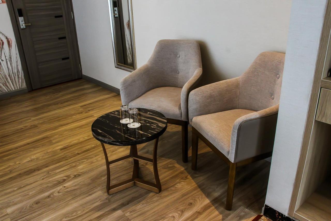 Gold Source Hotel Lima Bagian luar foto