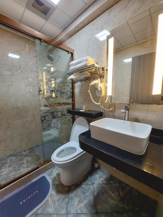 Gold Source Hotel Lima Bagian luar foto