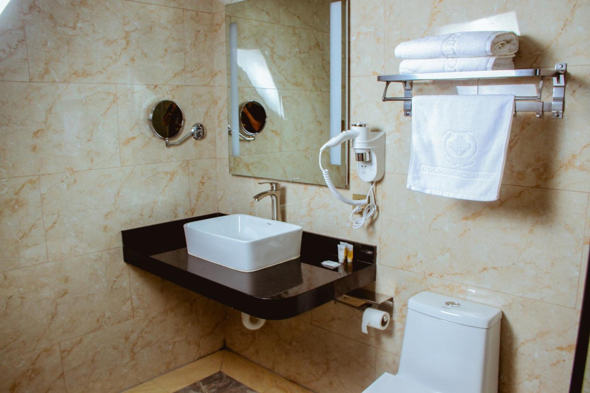 Gold Source Hotel Lima Bagian luar foto